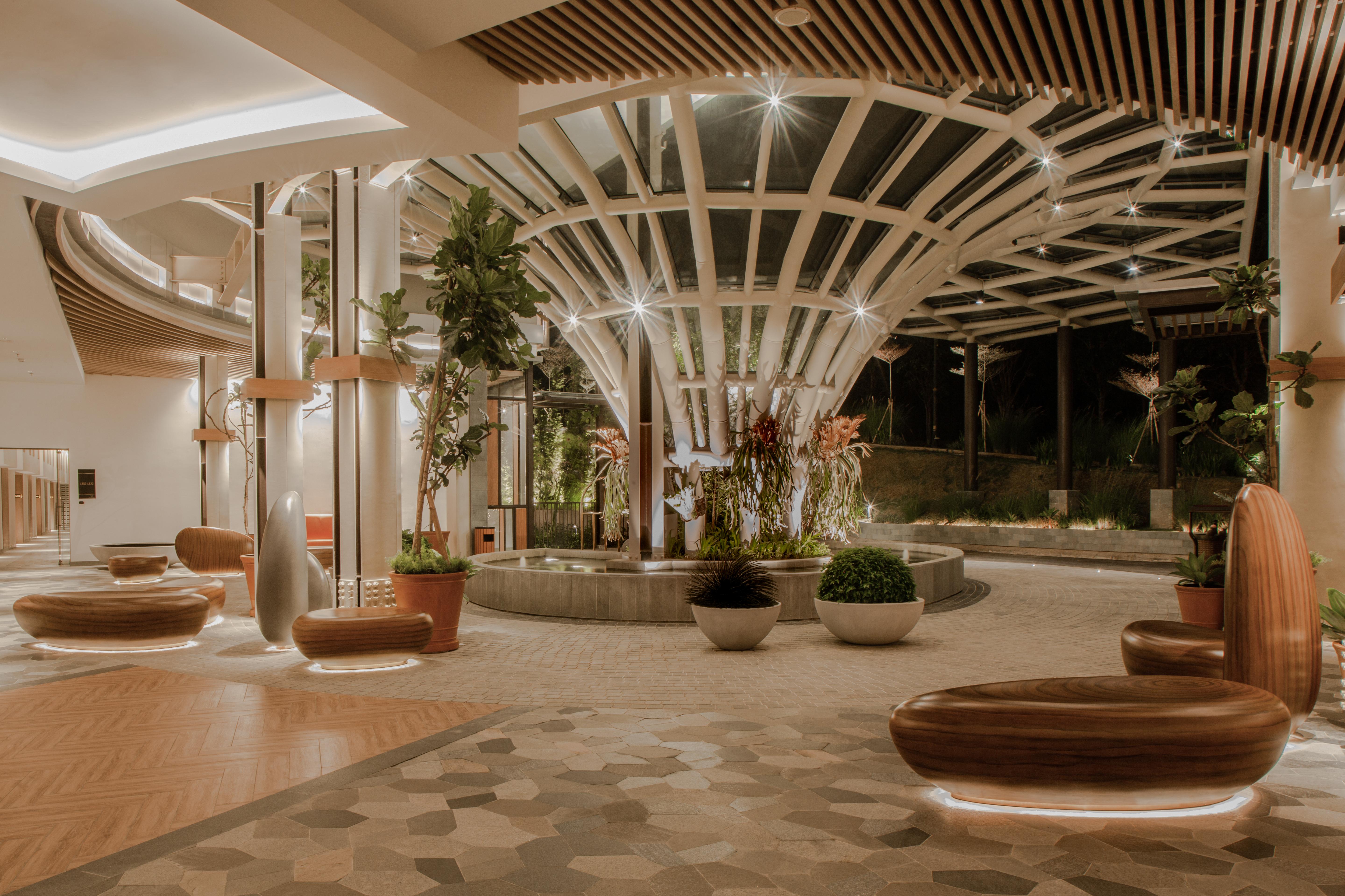 The Botanica Sanctuary Hotel Puncak Exterior foto The lobby of the hotel