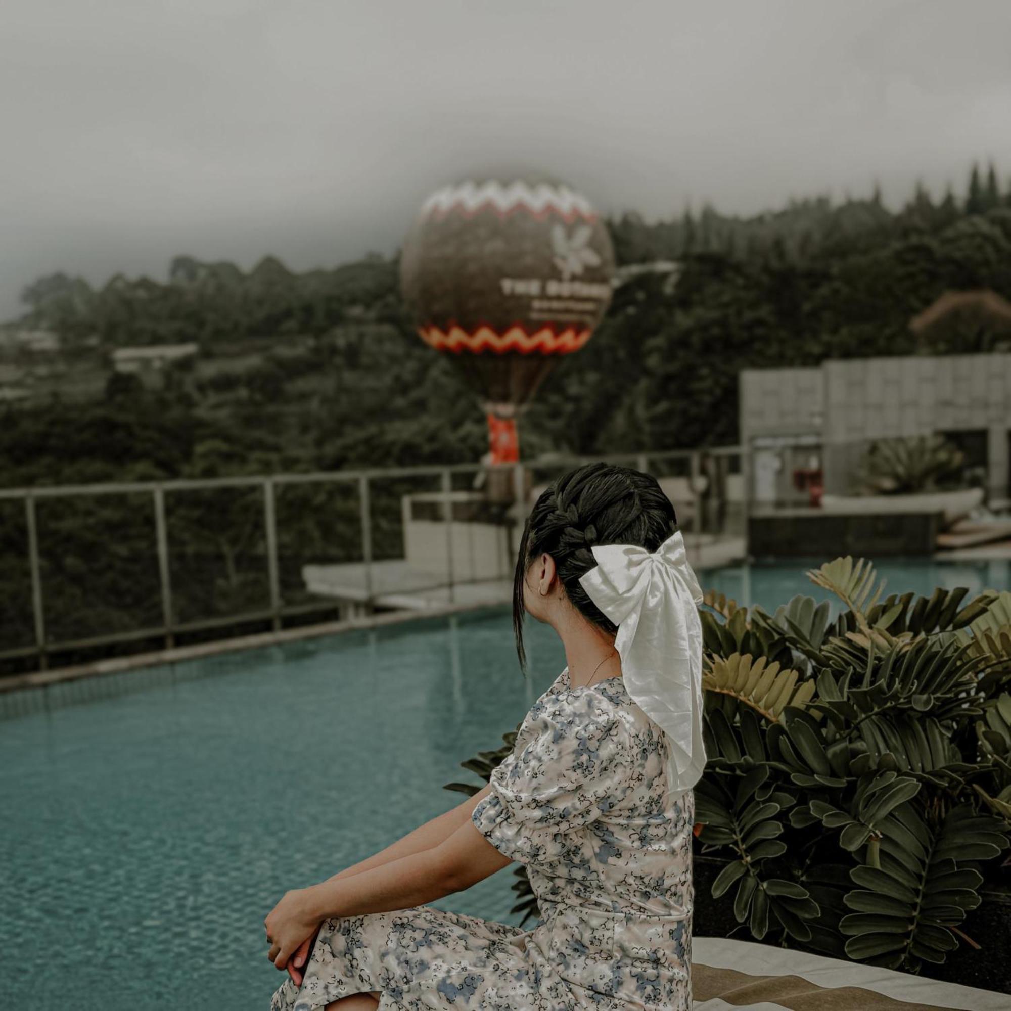 The Botanica Sanctuary Hotel Puncak Exterior foto A hot air balloon in Bali