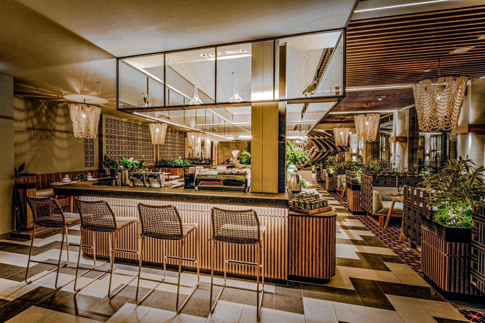 The Botanica Sanctuary Hotel Puncak Exterior foto The interior of the restaurant